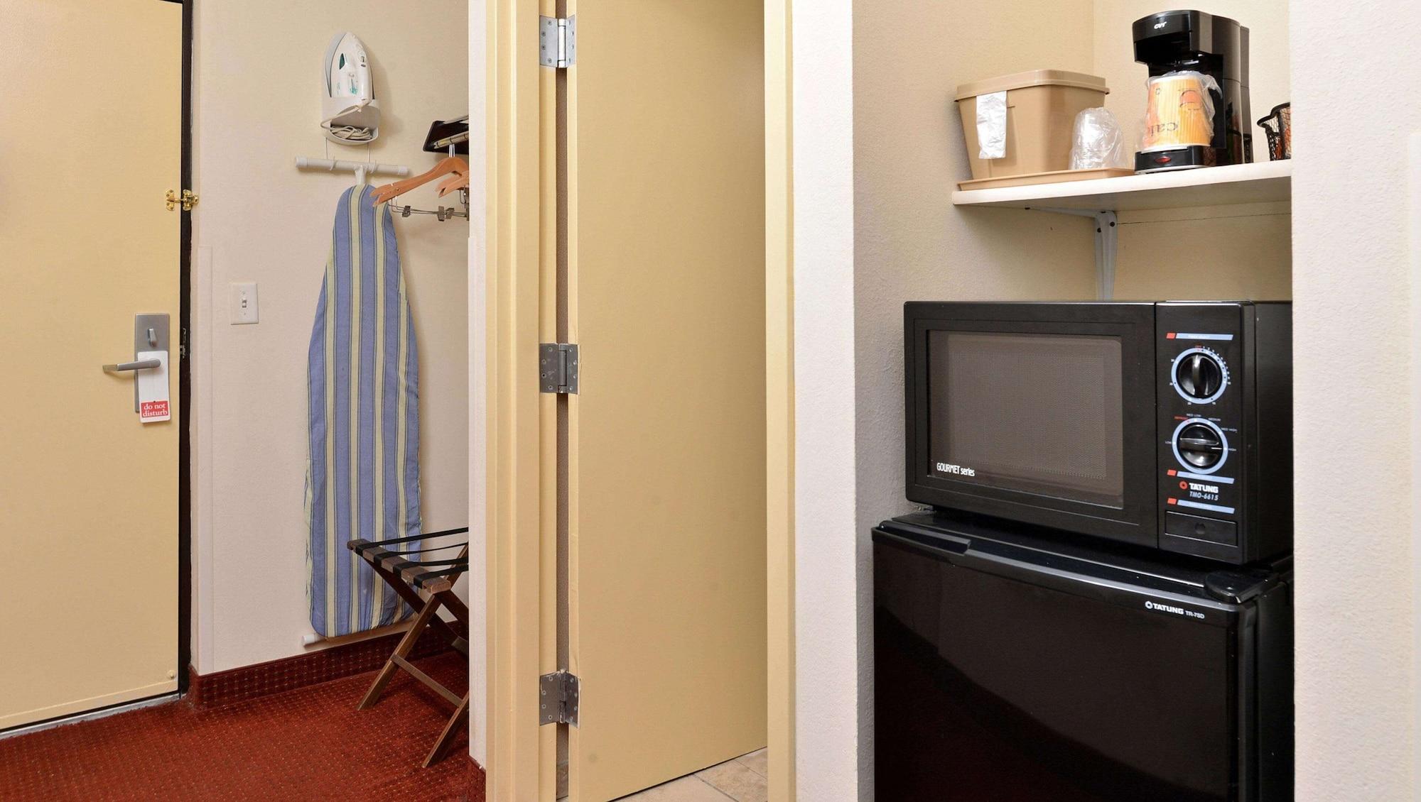 Magnuson Hotel Nashville North Гудлетсвил Екстериор снимка