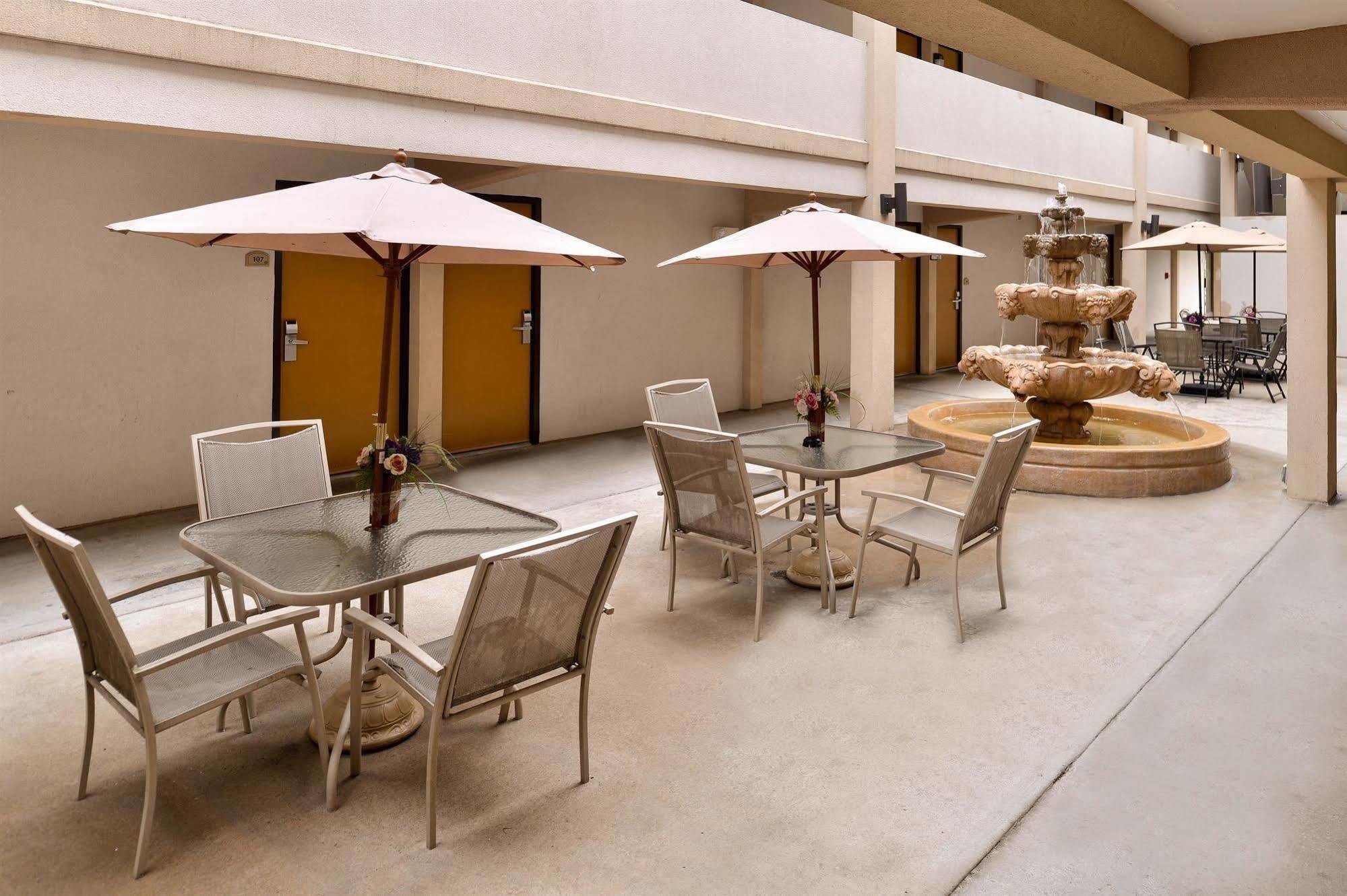 Magnuson Hotel Nashville North Гудлетсвил Екстериор снимка
